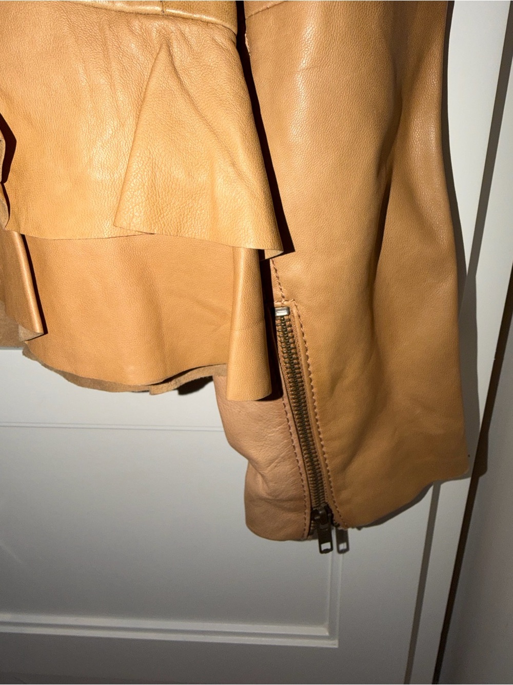 Hinge (Nordstrom) Tan Leather Jacket with Ruffle Detail Small - Picture 4 of 7